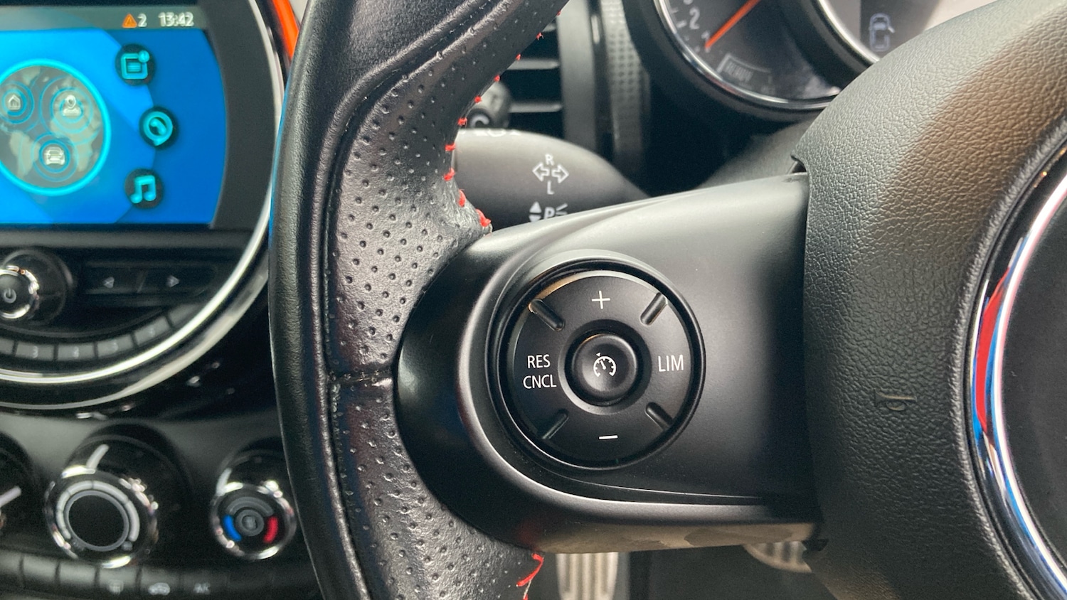 Used MINI Convertible 2020 for sale - 76762349: Photo 14