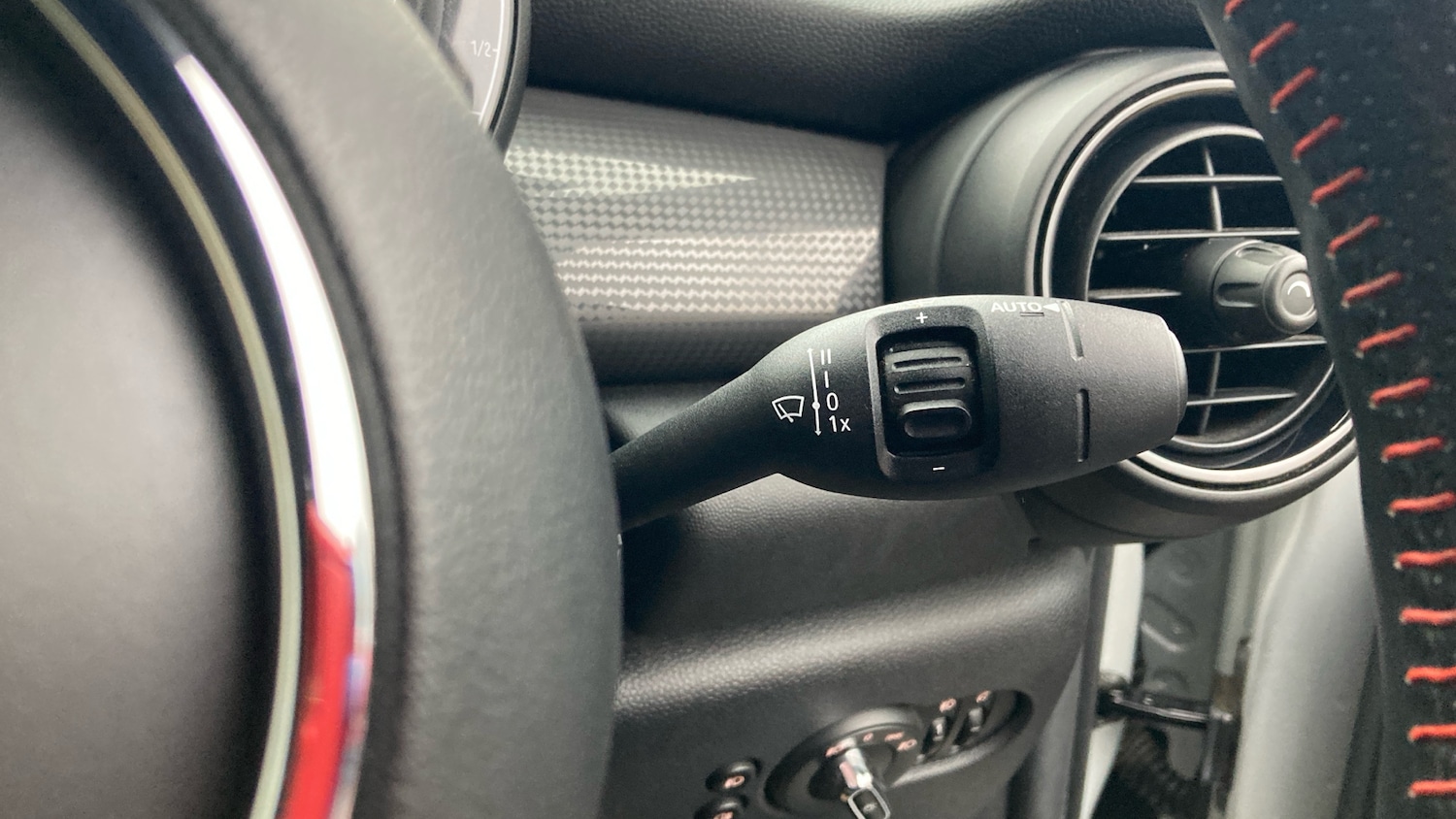 Used MINI Convertible 2020 for sale - 76762349: Photo 17