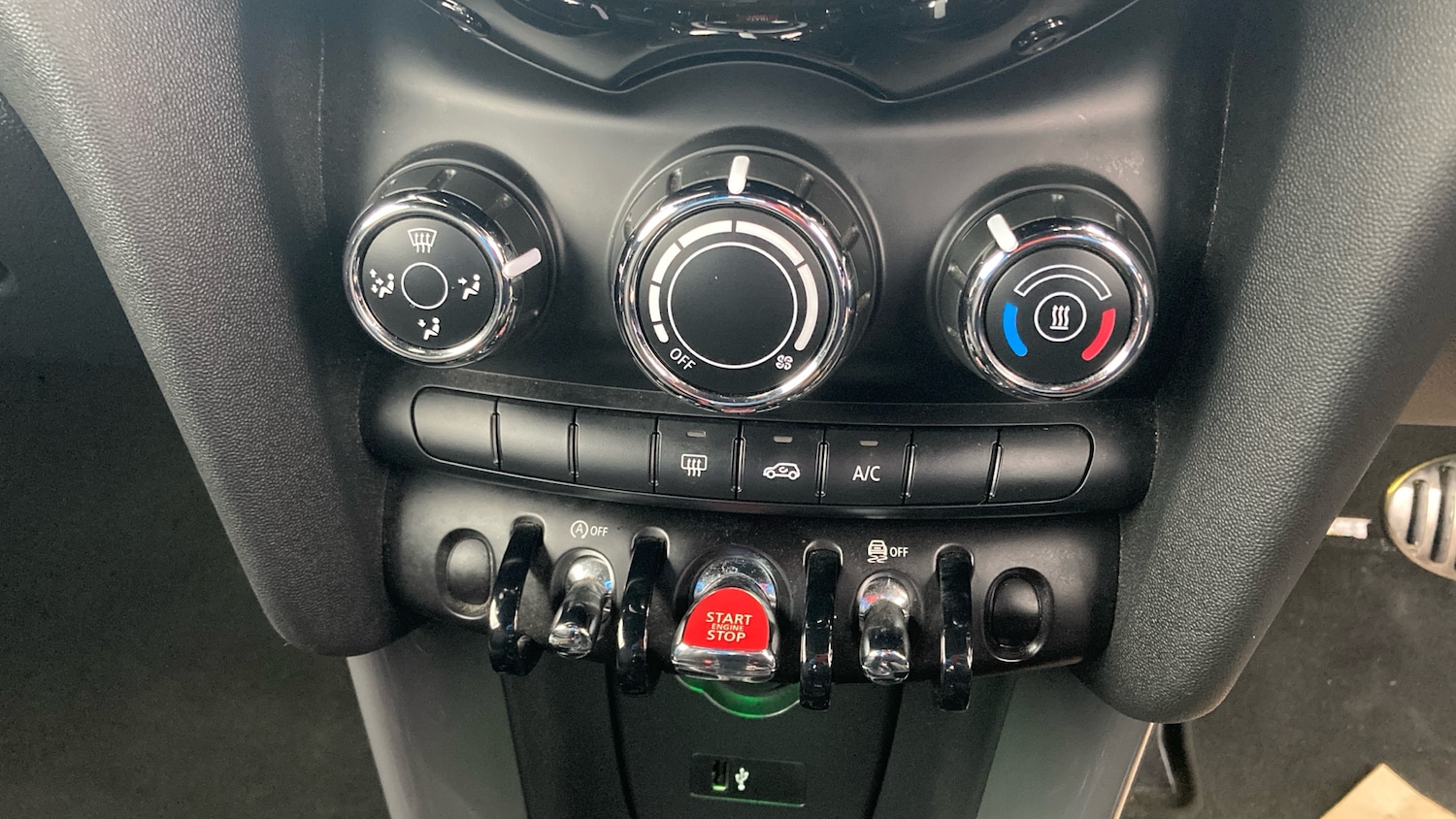 Used MINI Convertible 2020 for sale - 76762349: Photo 21