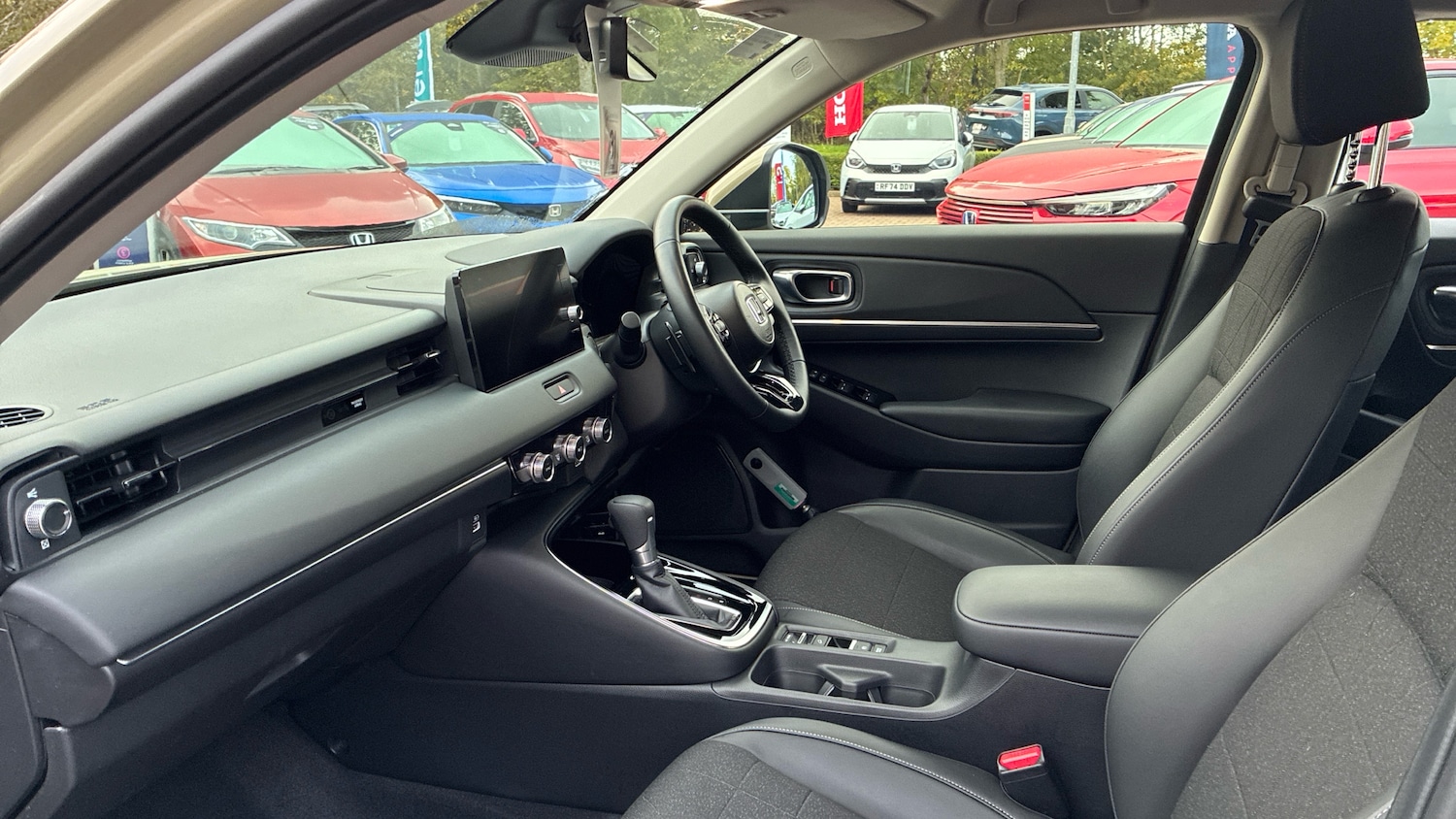 Used Honda HR-V 2024 for sale - 76352029: Photo 2