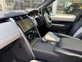Used Land Rover Discovery 2022 for sale - 79061733: Photo