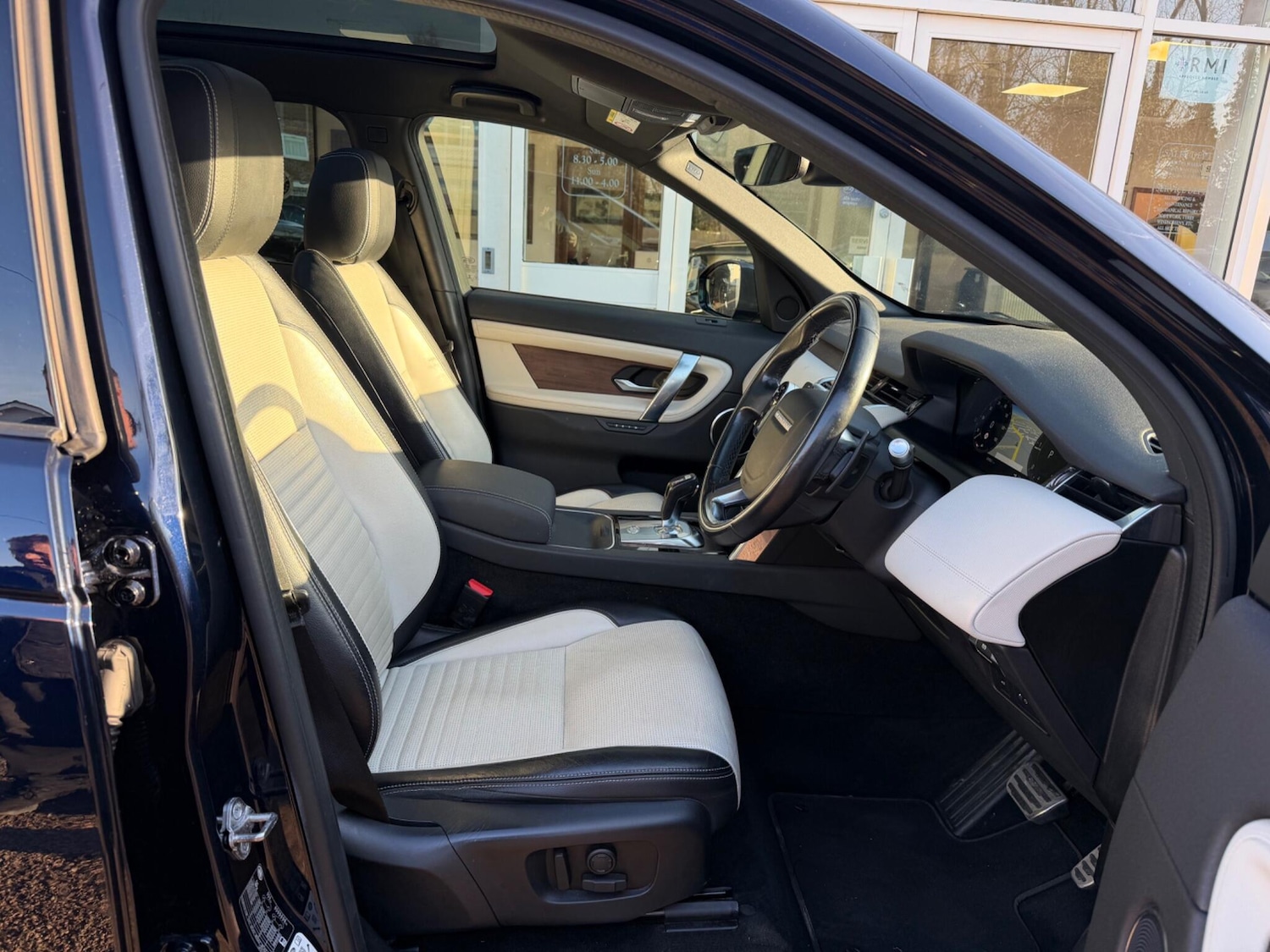 Used Land Rover Discovery Sport 2020 for sale - 76714705: Photo 4