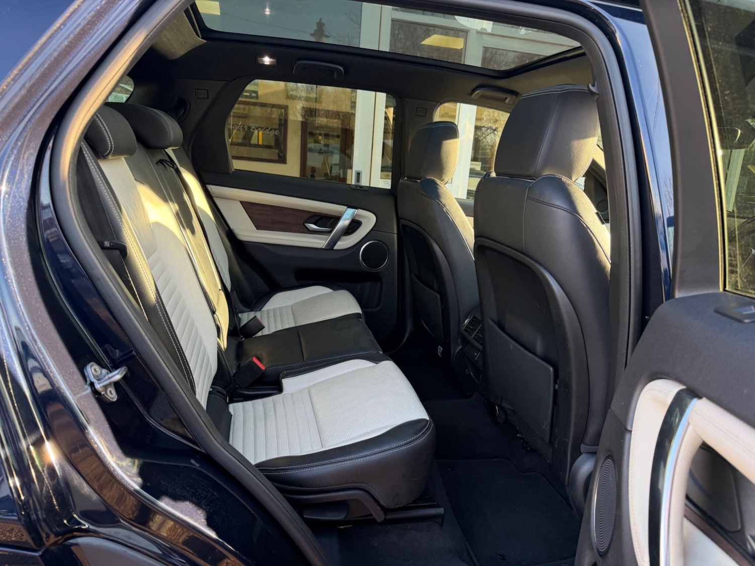 Used Land Rover Discovery Sport 2020 for sale - 76714705: Photo 6