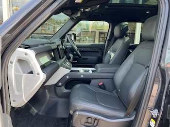 Used Land Rover Defender 110 2024 for sale - 75978706: Photo