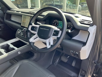 Used Land Rover Defender 110 2024 for sale - 75978706: Photo