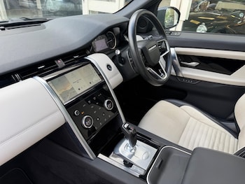 Used Land Rover Discovery Sport 2022 for sale - 78301241: Photo