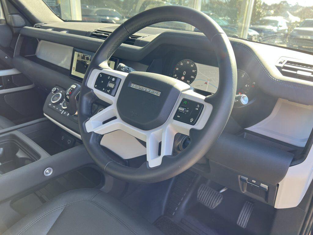 Used Land Rover Defender 110 2024 for sale - 76270292: Photo 4