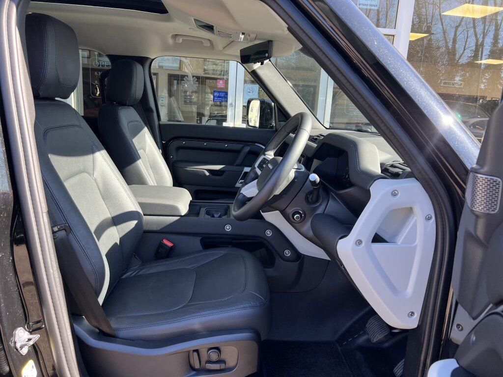 Used Land Rover Defender 110 2024 for sale - 76270292: Photo 5