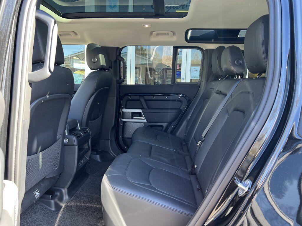Used Land Rover Defender 110 2024 for sale - 76270292: Photo 6