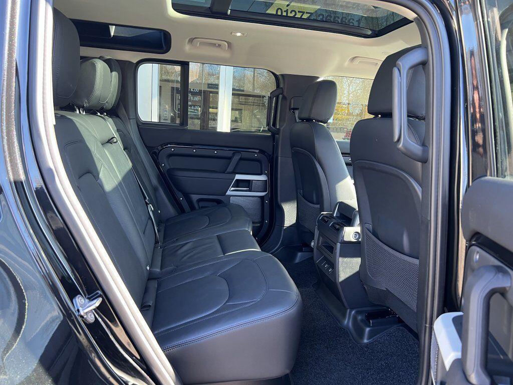 Used Land Rover Defender 110 2024 for sale - 76270292: Photo 7