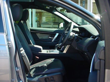 Used Land Rover Discovery Sport 2020 for sale - 75707492: Photo