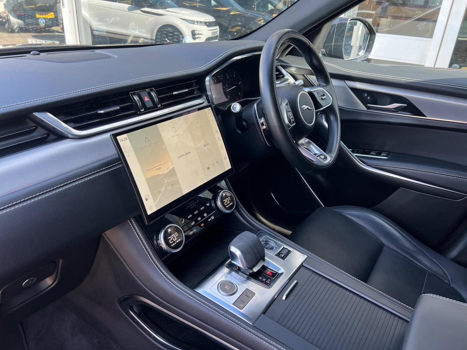 Used Jaguar F-Pace 2021 for sale - 76060558: Photo 3