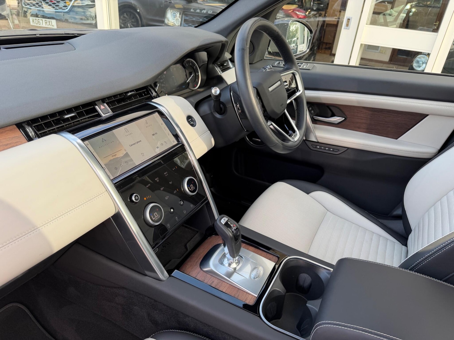 Used Land Rover Discovery Sport 2022 for sale - 76199725: Photo 3