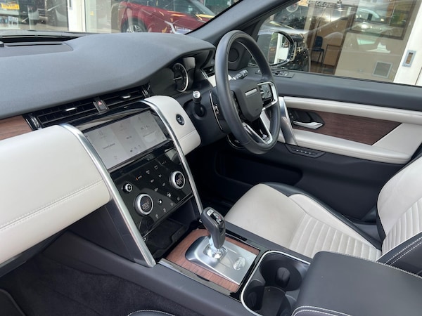 Used Land Rover Discovery Sport 2022 for sale - 76199725: Photo 3