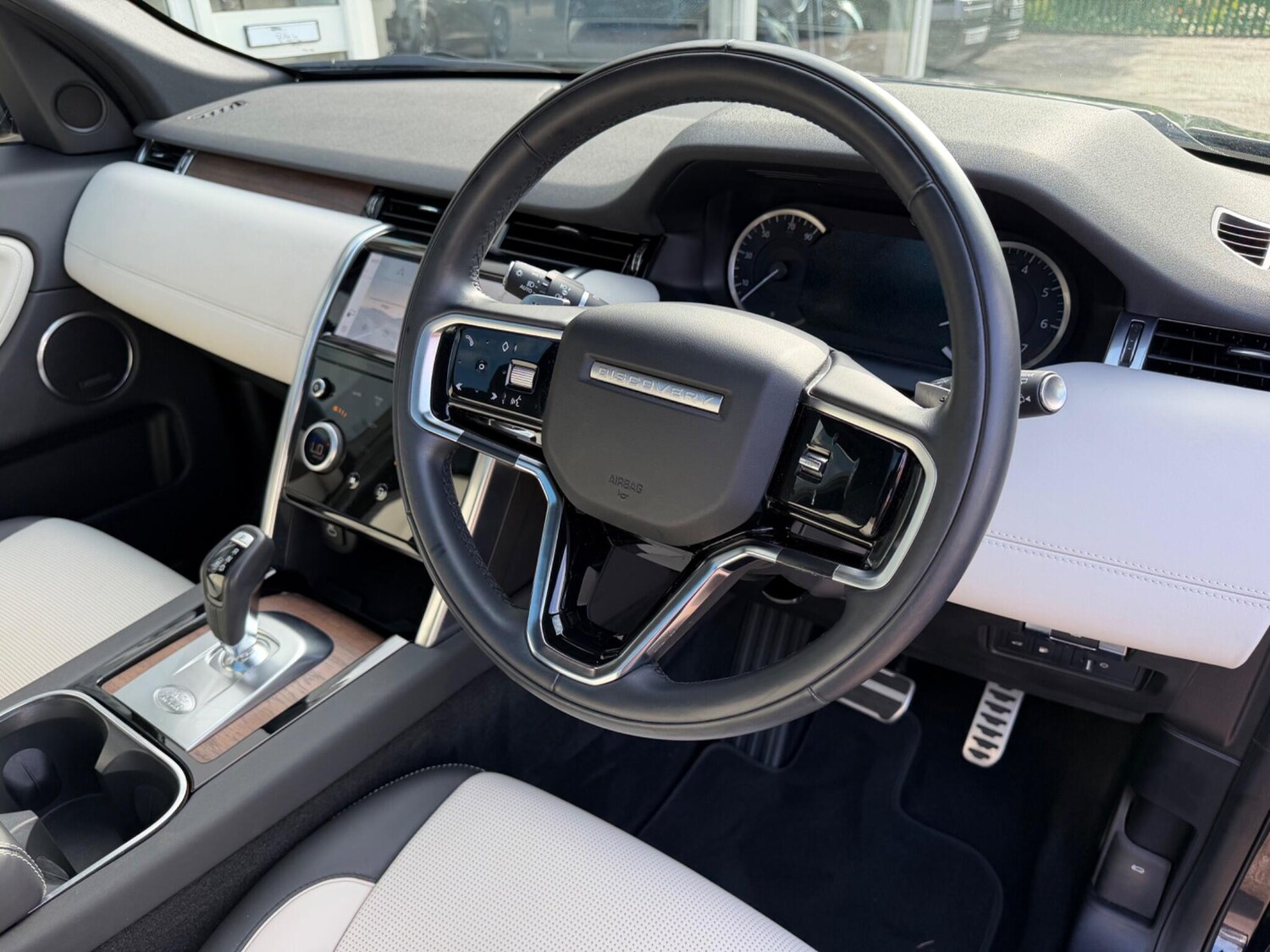 Used Land Rover Discovery Sport 2022 for sale - 76199725: Photo 4