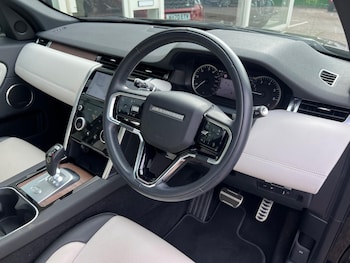 Used Land Rover Discovery Sport 2022 for sale - 76199725: Photo 4