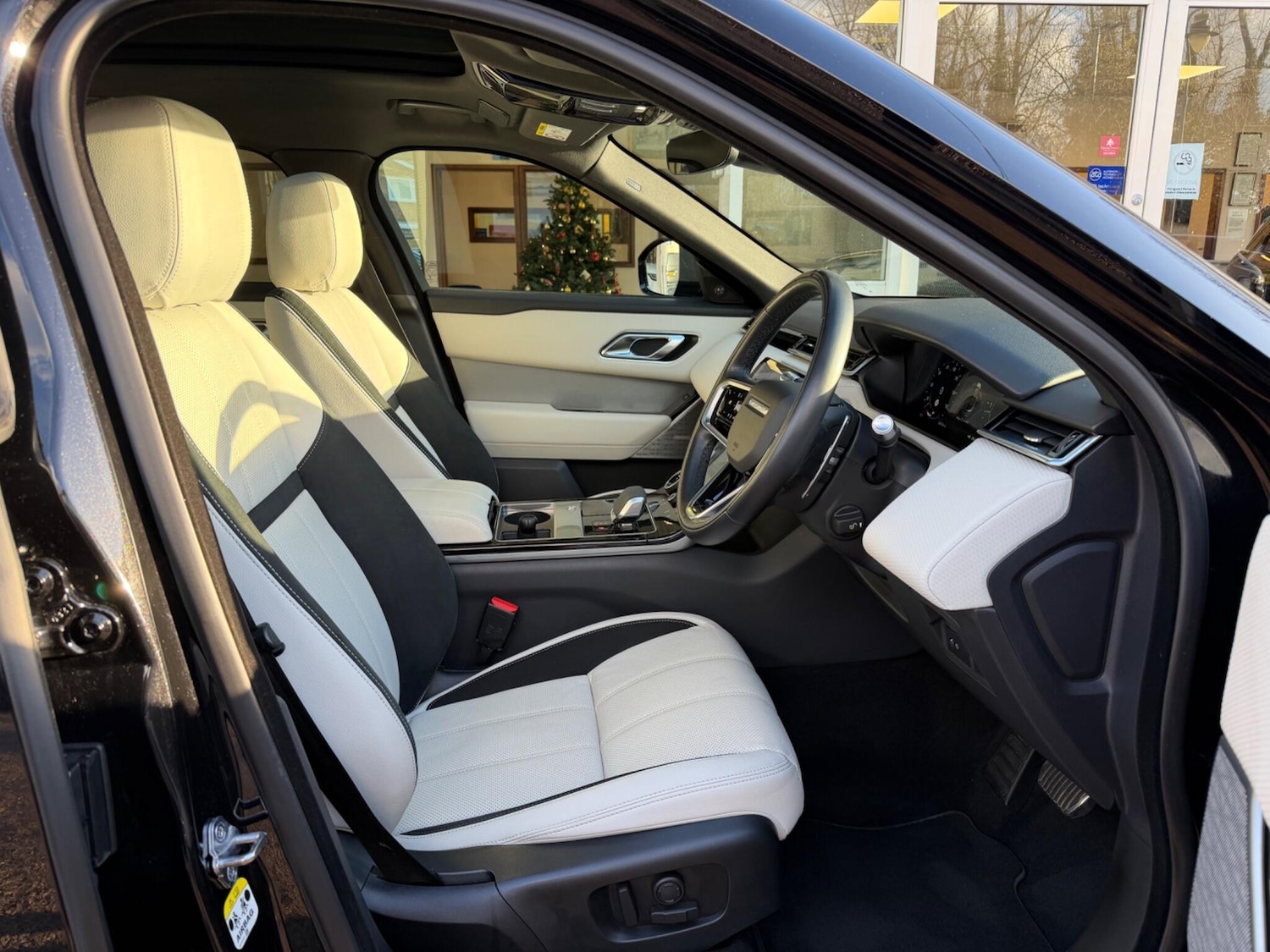 Used Land Rover Range Rover Velar 2021 for sale - 77468133: Photo 5