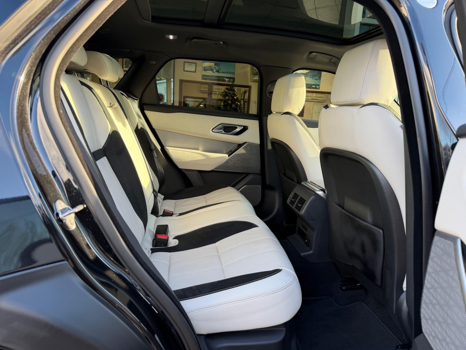 Used Land Rover Range Rover Velar 2021 for sale - 77468133: Photo 7