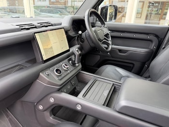 Used Land Rover Defender 110 2022 for sale - 79576204: Photo