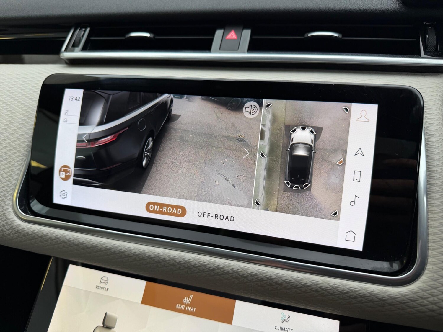 Used Land Rover Range Rover Velar 2021 for sale - 76855619: Photo 23