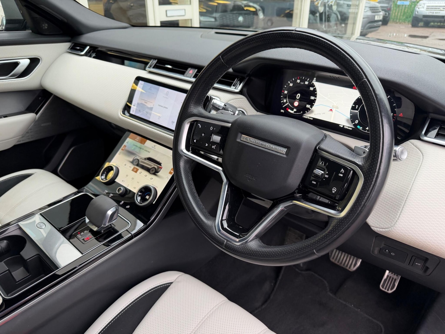 Used Land Rover Range Rover Velar 2021 for sale - 76855619: Photo 3