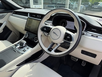 Used Jaguar F-Pace 2024 for sale - 78728833: Photo