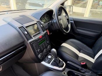 Used Land Rover Freelander 2011 for sale - 79061557: Photo