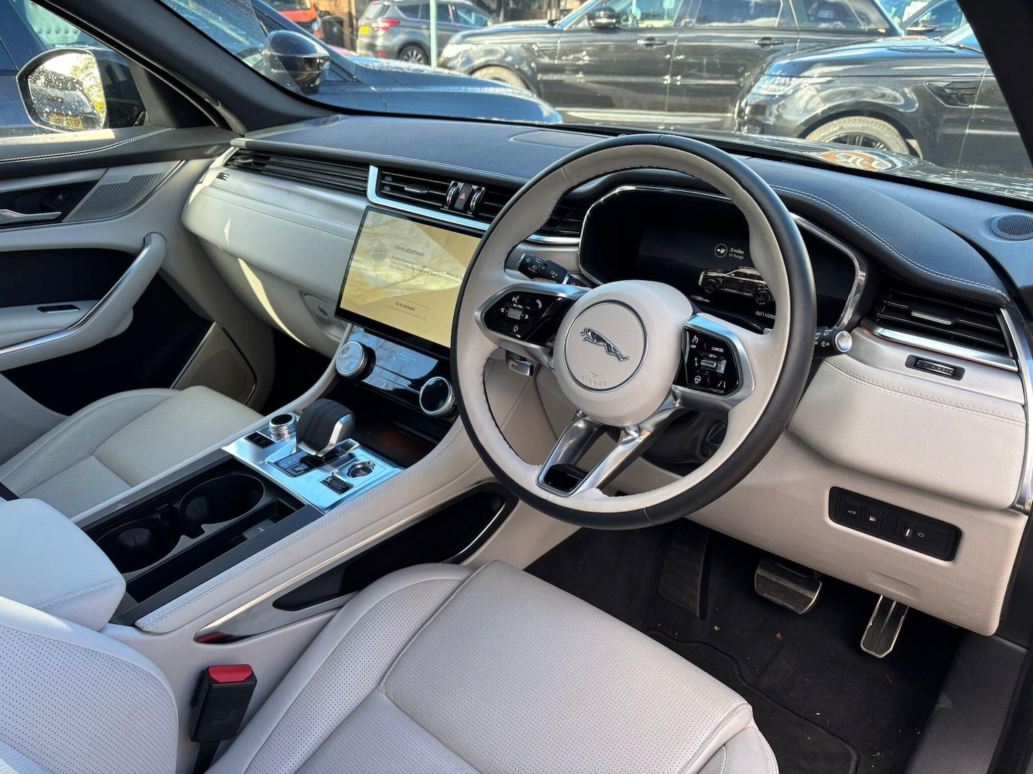 Used Jaguar F-Pace 2024 for sale - 76432983: Photo 3