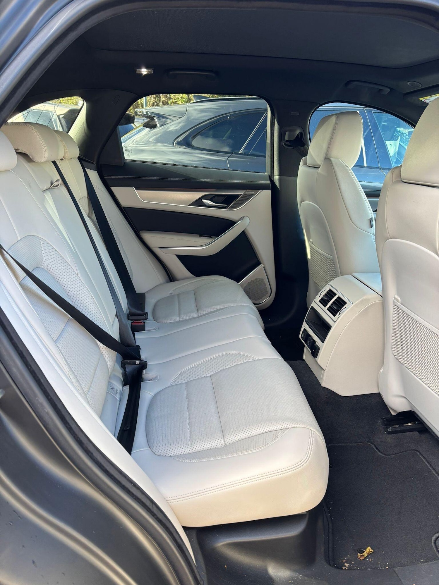 Used Jaguar F-Pace 2024 for sale - 76432983: Photo 4