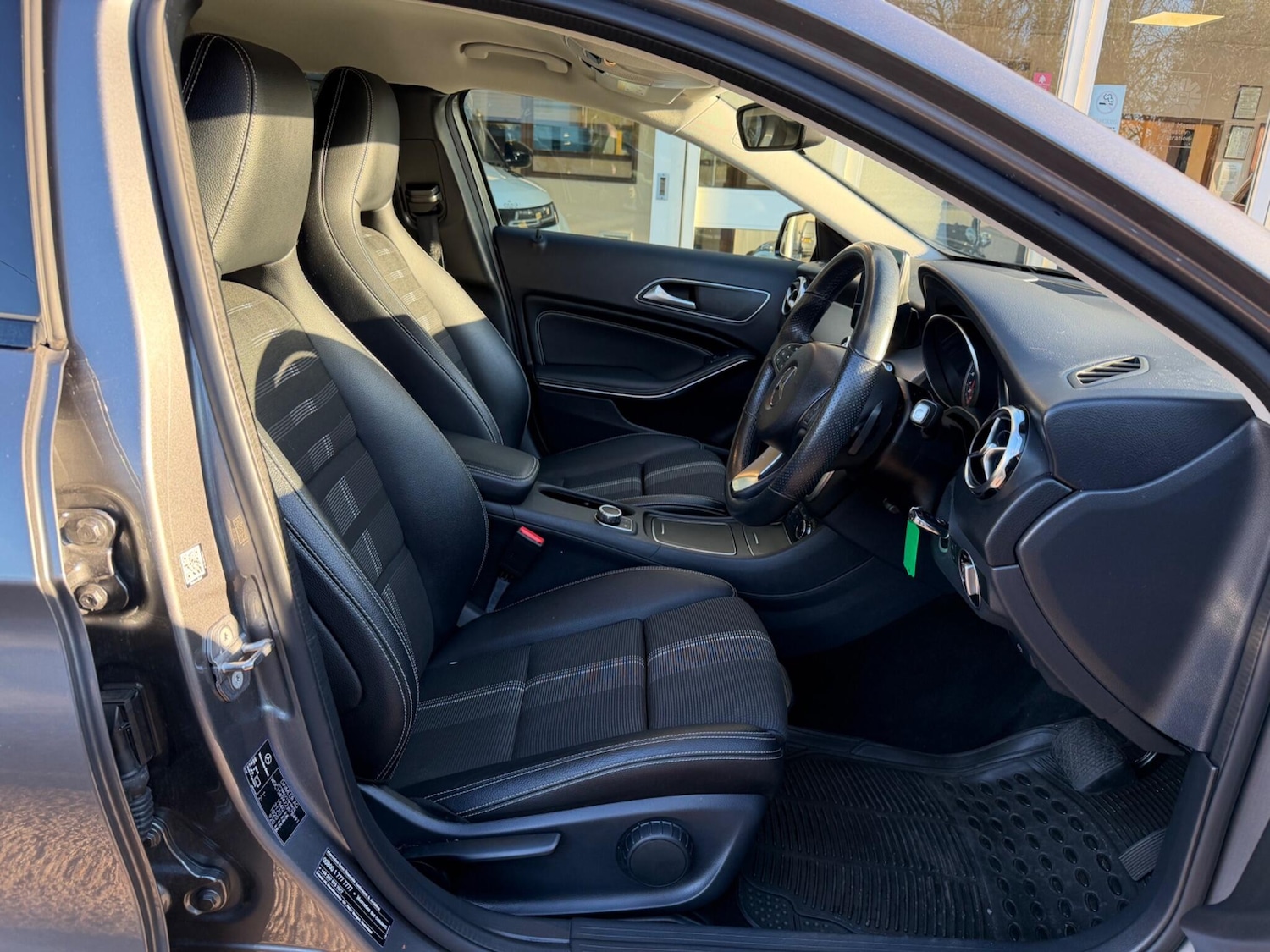 Used Mercedes-Benz GLA 2020 for sale - 76671509: Photo 5