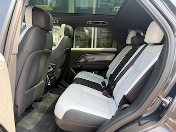 Used Land Rover Range Rover Sport 2025 for sale - 79247497: Photo