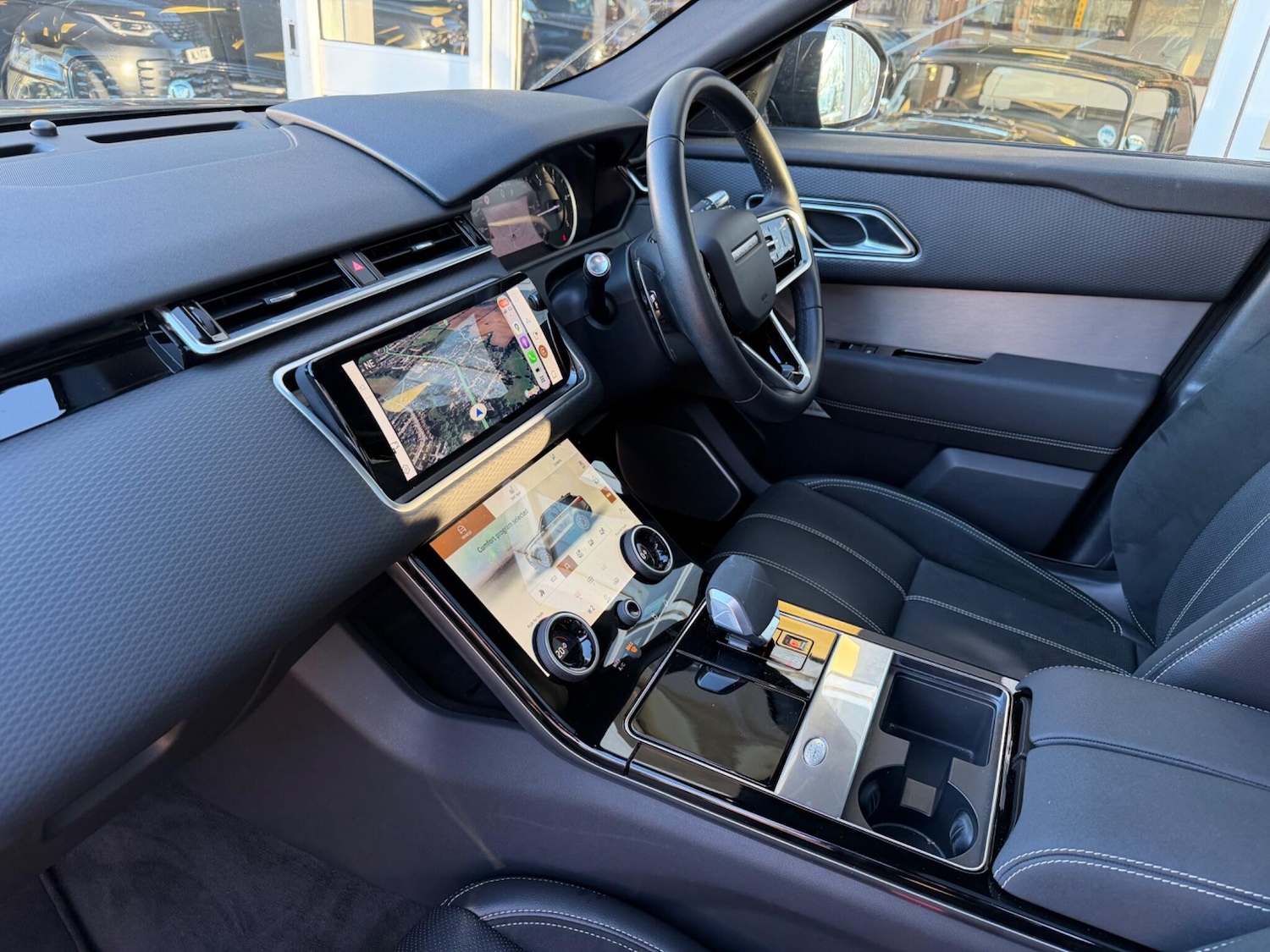 Used Land Rover Range Rover Velar 2022 for sale - 77101895: Photo 3