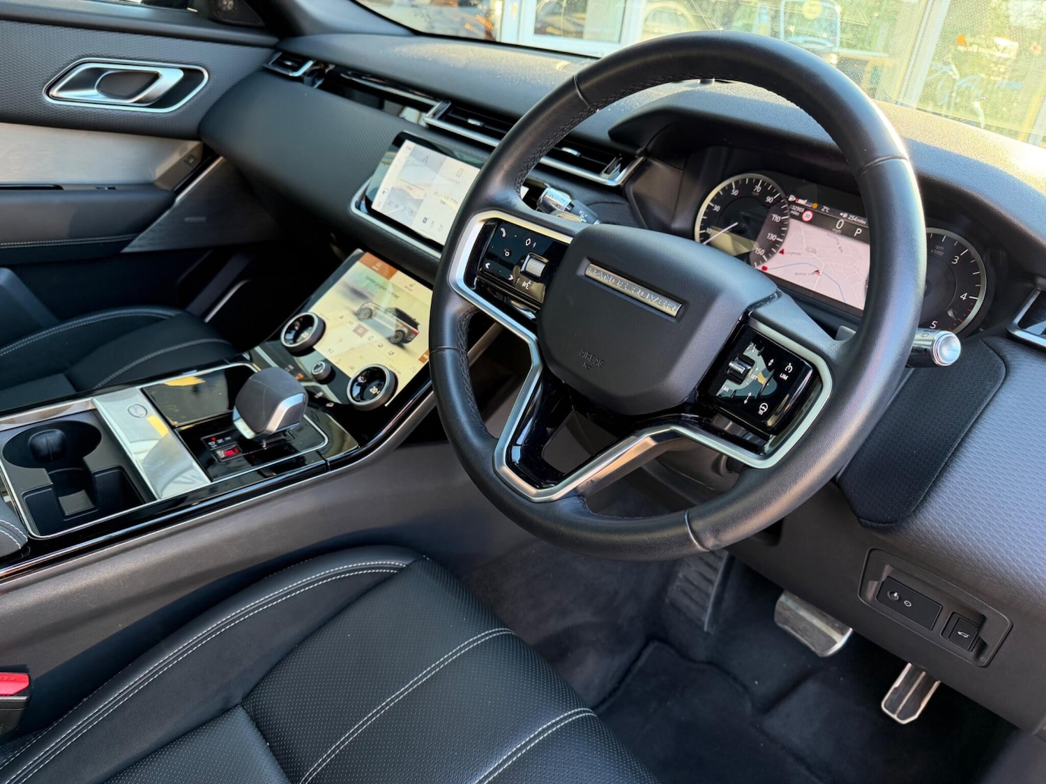 Used Land Rover Range Rover Velar 2022 for sale - 77101895: Photo 4