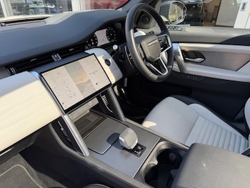 Used Land Rover Discovery Sport 2024 for sale - 78301097: Photo