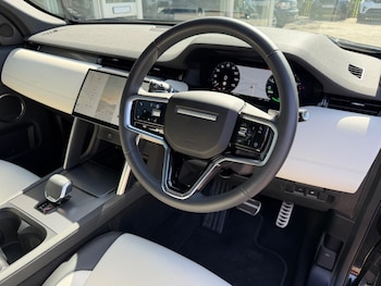 Used Land Rover Discovery Sport 2024 for sale - 78301097: Photo