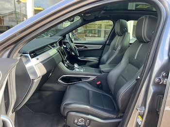 Used Jaguar F-Pace 2021 for sale - 75941142: Photo