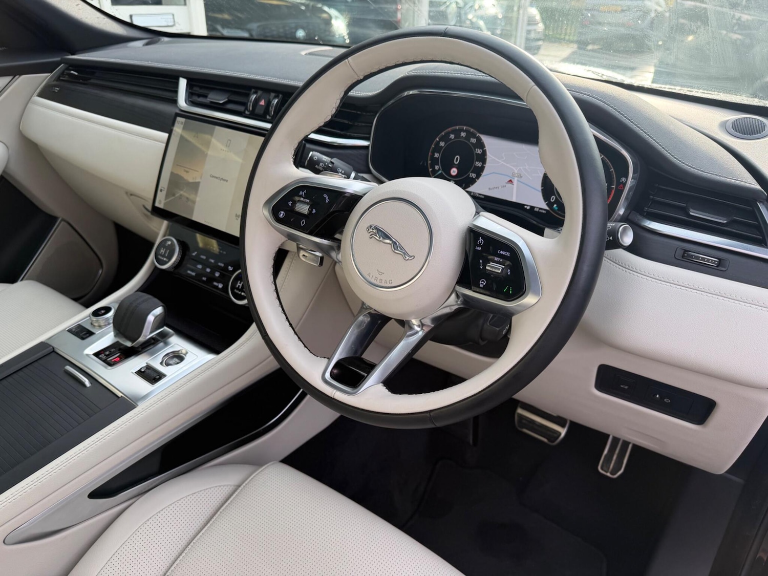 Used Jaguar F-Pace 2024 for sale - 76801265: Photo 4