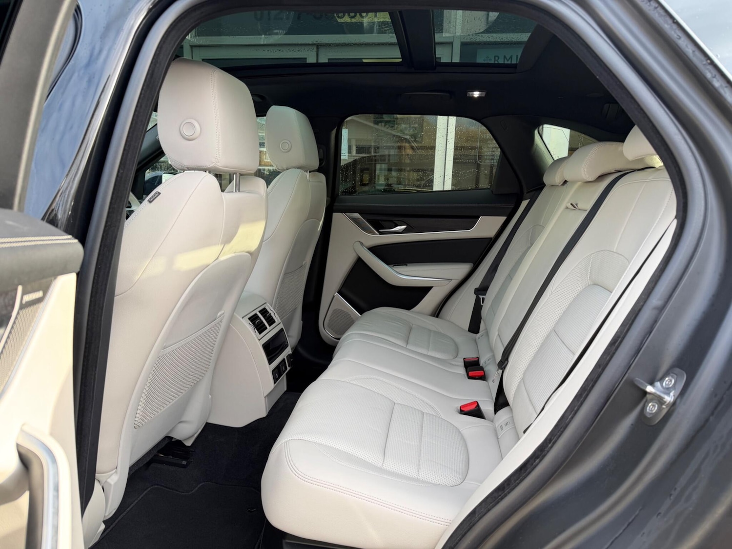 Used Jaguar F-Pace 2024 for sale - 76801265: Photo 6