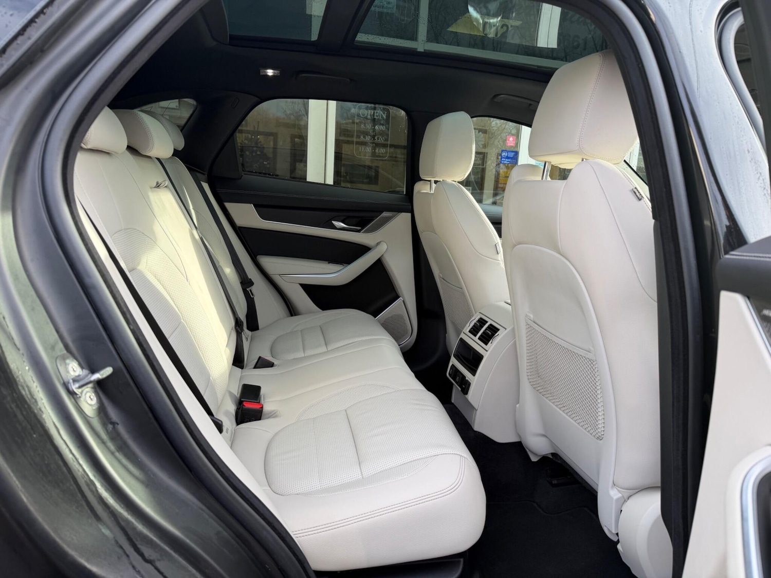 Used Jaguar F-Pace 2024 for sale - 76801265: Photo 7