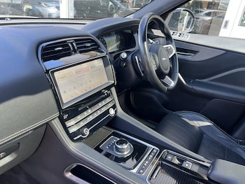 Used Jaguar F-Pace 2019 for sale - 76975699: Photo