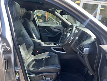 Used Jaguar F-Pace 2019 for sale - 76975699: Photo