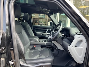 Used Land Rover Defender 110 2023 for sale - 75519411: Photo