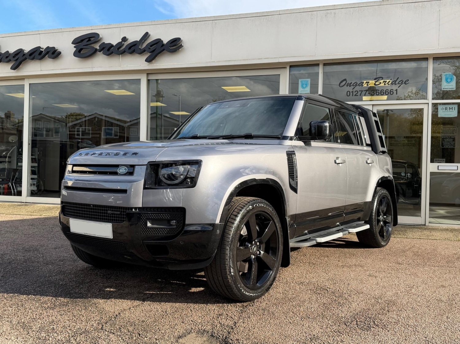 Used Land Rover Defender 110 2023 for sale - 76295656: Photo 11