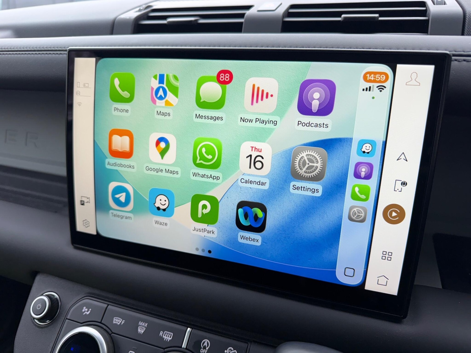 Used Land Rover Defender 110 2023 for sale - 76295656: Photo 15