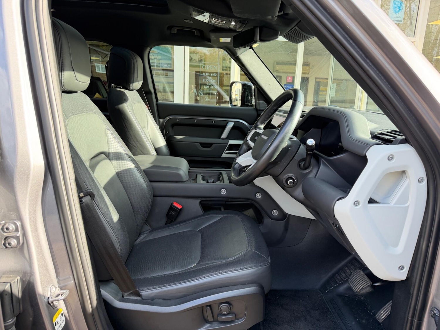 Used Land Rover Defender 110 2023 for sale - 76295656: Photo 4