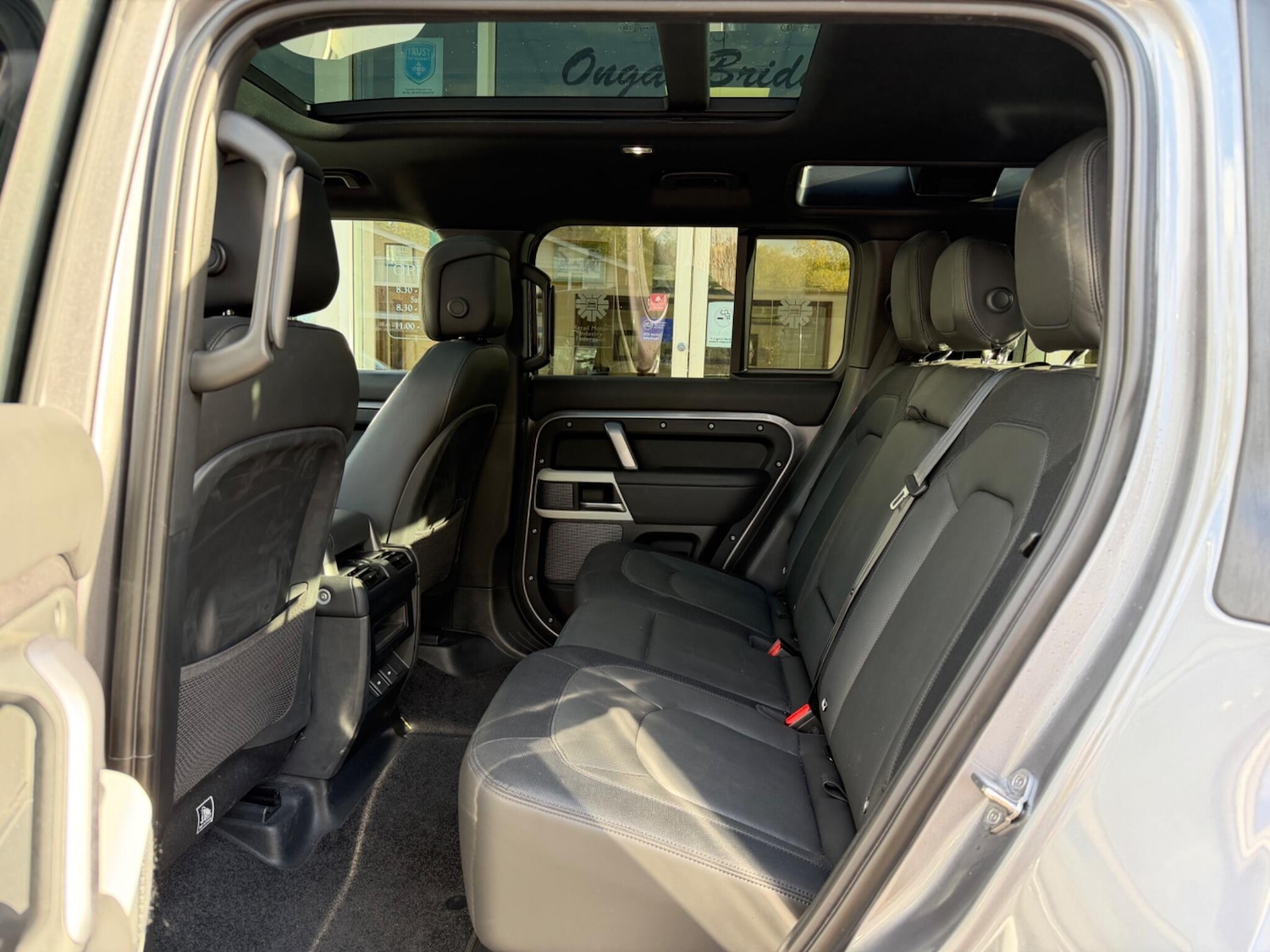 Used Land Rover Defender 110 2023 for sale - 76295656: Photo 5