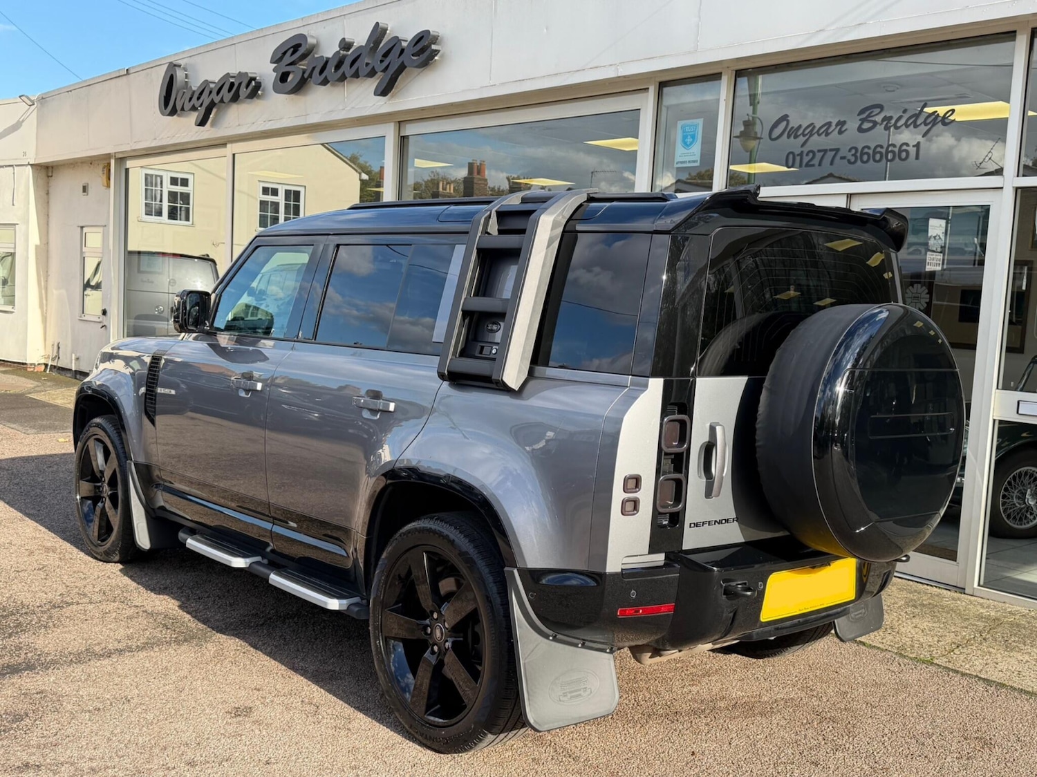 Used Land Rover Defender 110 2023 for sale - 76295656: Photo 8