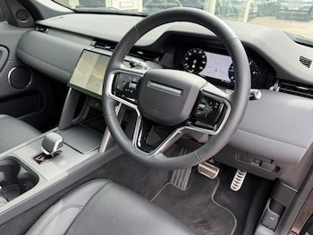 Used Land Rover Discovery Sport 2025 for sale - 78301920: Photo