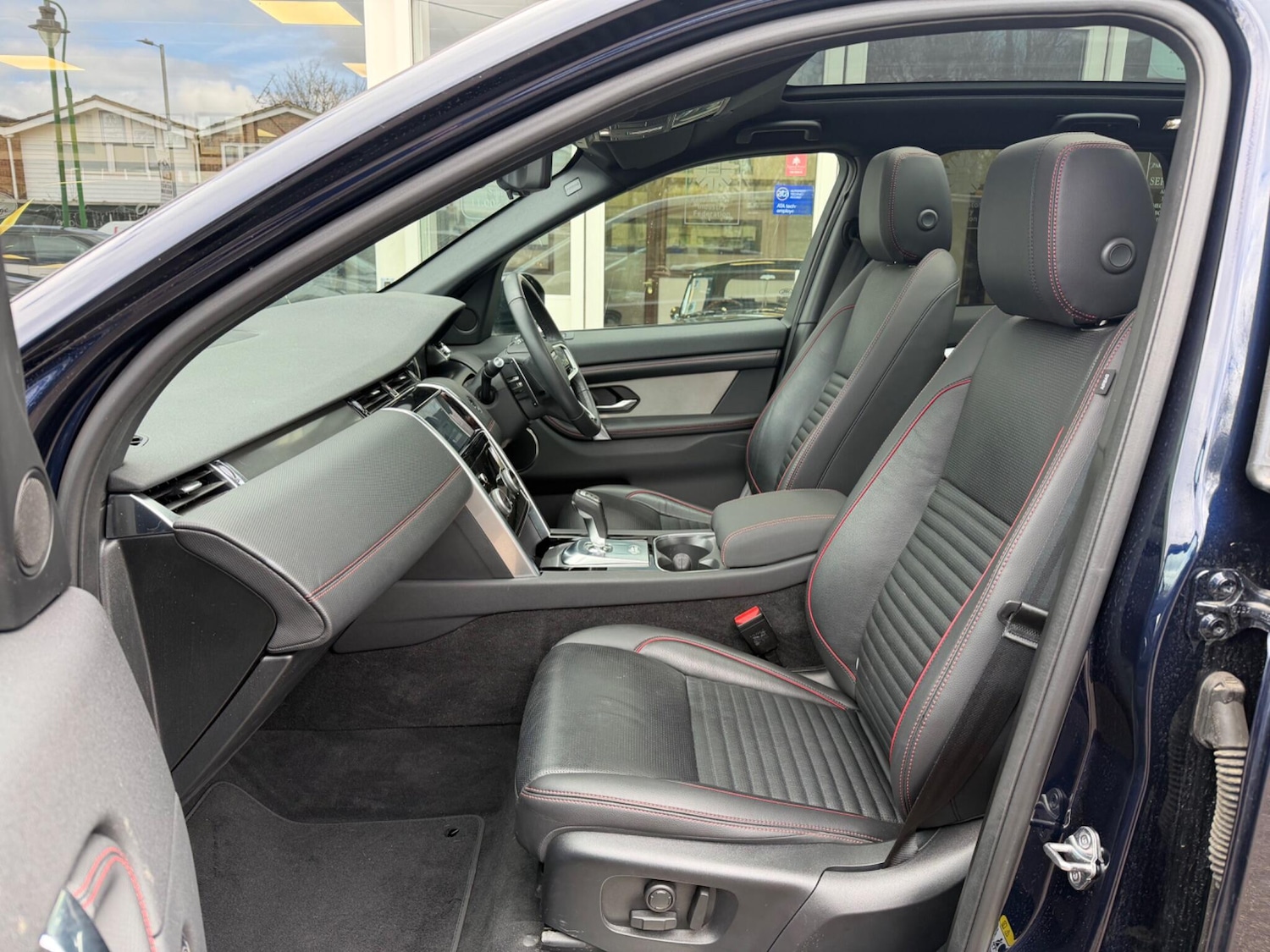 Used Land Rover Discovery Sport 2022 for sale - 78148013: Photo 2