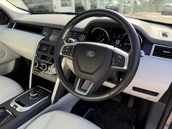 Used Land Rover Discovery Sport 2017 for sale - 77838905: Photo